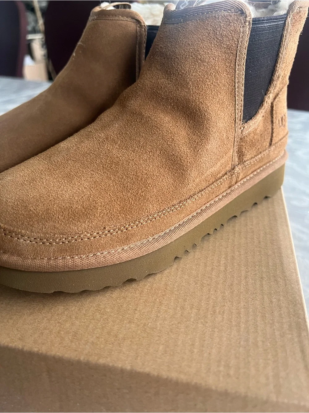 ✨New Girls UGG Kids Chestnut Suede Slip-On Boots with Shearling✨